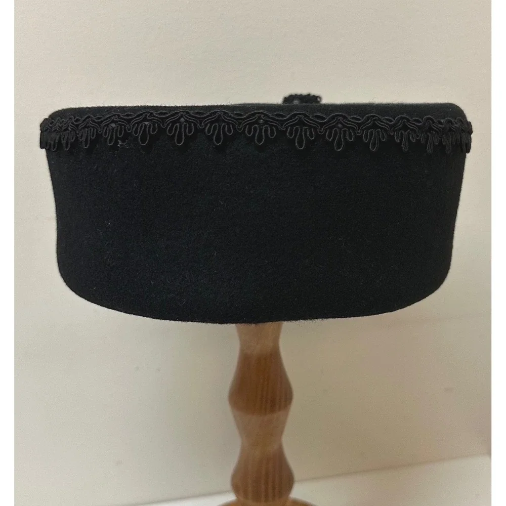 Vintage Importina Bollman Hat Co Black Wool Doeskin Felt Pillbox Hat Tassel USA